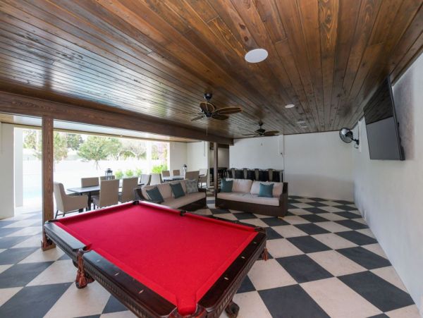 Lido Key Six Bedroom Elegant Retreat