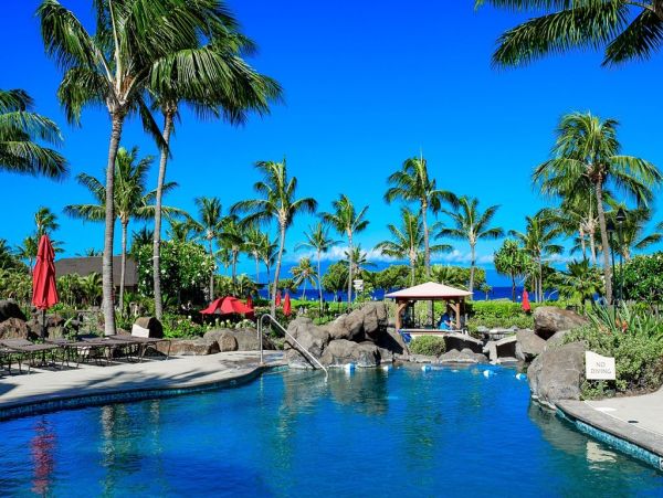 Luxurious Five Bedroom Kaanapali Vacation Residence
