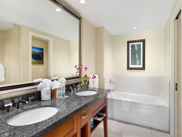 Luxurious Five Bedroom Kaanapali Vacation Residence