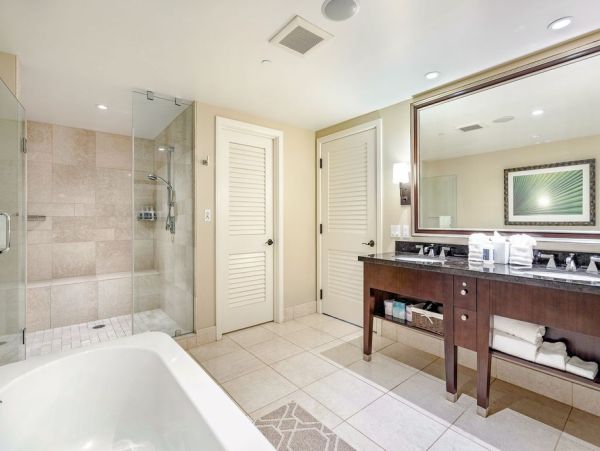 Luxurious Five Bedroom Kaanapali Vacation Residence