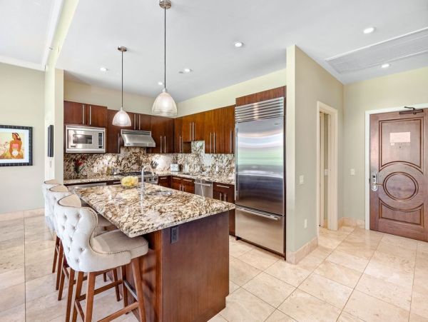 Luxurious Five Bedroom Kaanapali Vacation Residence