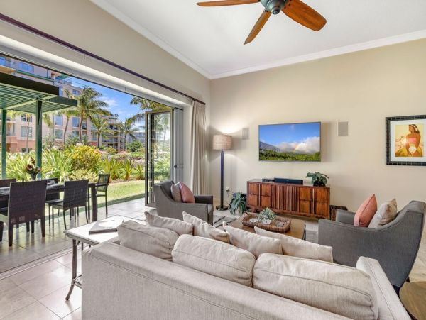 Luxurious Five Bedroom Kaanapali Vacation Residence