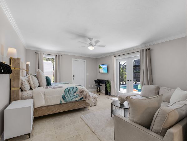 New Arrival One of Naples Most Pretty Rental Homes