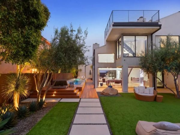Six Bedroom Beachfront Contemporary Masterpiece in Malibu