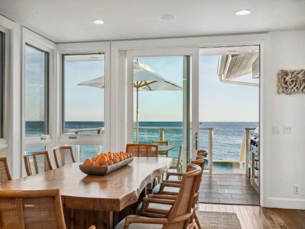 Oceanfront Five Bedroom Sophisticated Vacation Home in Malibu