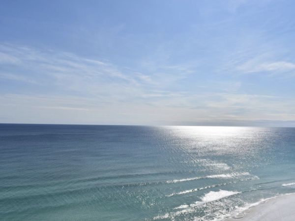 Beachfront Four Bedroom Vacation Condo in Destin
