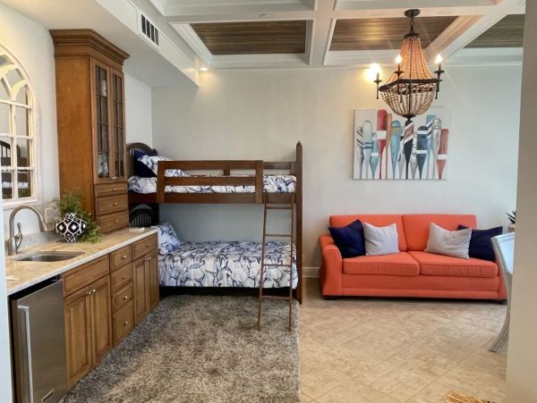 Beachfront Four Bedroom Vacation Condo in Destin