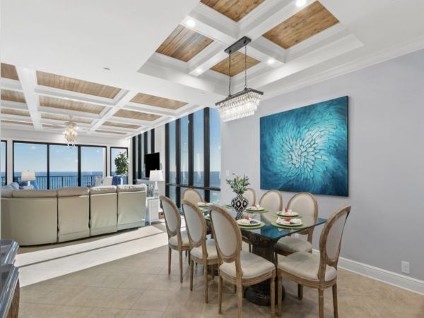 Beachfront Four Bedroom Vacation Condo in Destin
