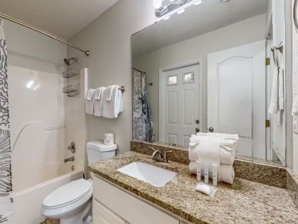 Pensacola Charming Four Bedroom Vacation Home