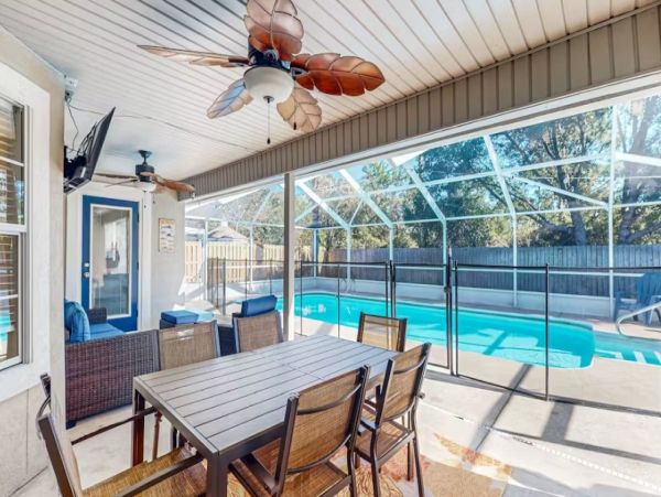 Pensacola Charming Four Bedroom Vacation Home