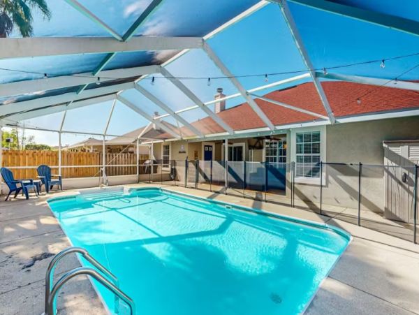 Pensacola Charming Four Bedroom Vacation Home