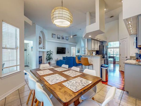 Pensacola Charming Four Bedroom Vacation Home