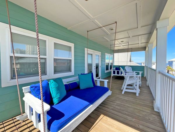 Four Bedroom Rental Just Steps from Emerald Green Waters