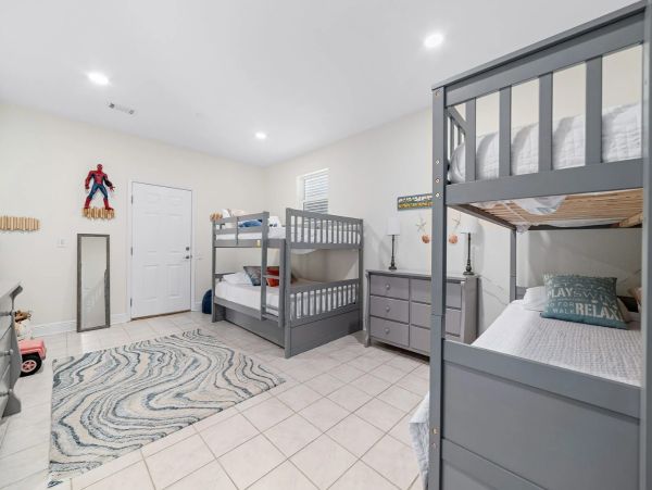 Magnificent Five Bedroom Vacation Home in Perdido Key