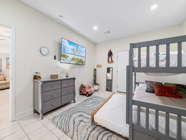 Magnificent Five Bedroom Vacation Home in Perdido Key