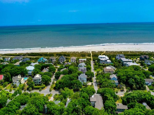 Isle of Palms Five Bedroom Vacation Home Just a Few Steps from the Beach