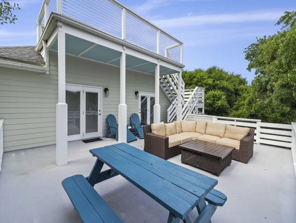 Isle of Palms Five Bedroom Vacation Home Just a Few Steps from the Beach