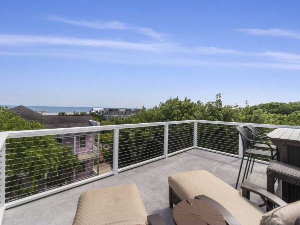 Isle of Palms Five Bedroom Vacation Home Just a Few Steps from the Beach