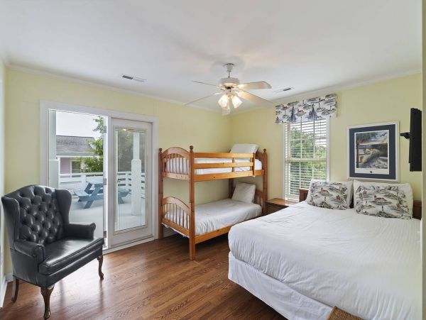 Isle of Palms Five Bedroom Vacation Home Just a Few Steps from the Beach