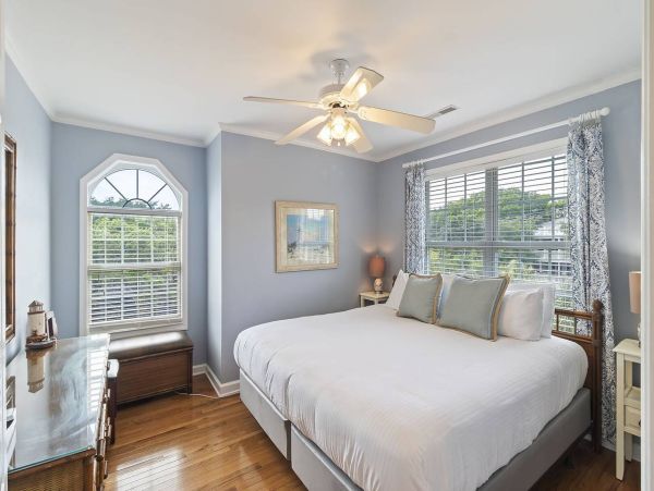 Isle of Palms Five Bedroom Vacation Home Just a Few Steps from the Beach