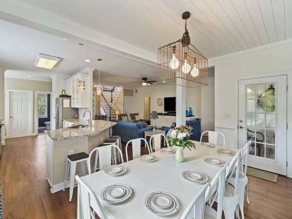 Isle of Palms Five Bedroom Vacation Home Just a Few Steps from the Beach
