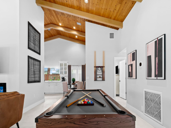 Luxurious 9-Bedroom Vacation Home with Private Pool in Hollywood, FL