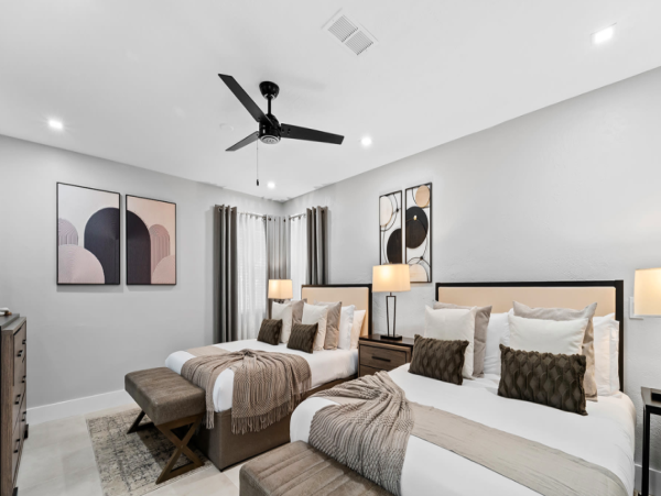 Luxurious 9-Bedroom Vacation Home with Private Pool in Hollywood, FL
