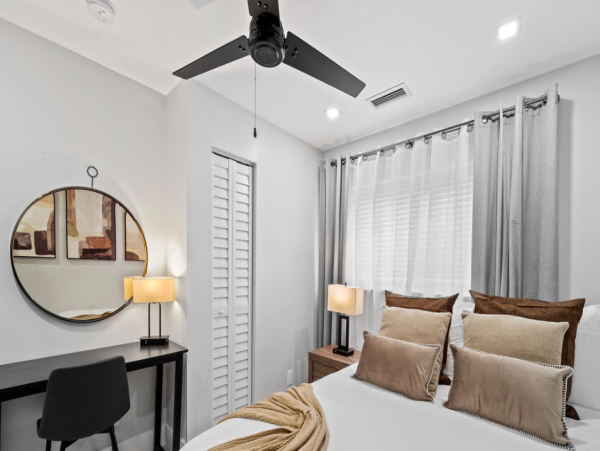 Luxurious 9-Bedroom Vacation Home with Private Pool in Hollywood, FL