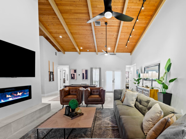 Luxurious 9-Bedroom Vacation Home with Private Pool in Hollywood, FL
