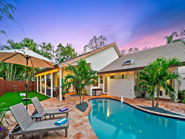 Luxurious 9-Bedroom Vacation Home with Private Pool in Hollywood, FL