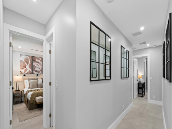Luxurious 9-Bedroom Vacation Home with Private Pool in Hollywood, FL