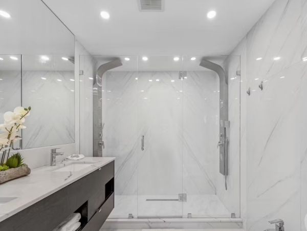 Sophisticated Two Bedroom Apartment with Panoramic Bay View in Miami