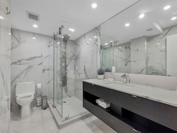Sophisticated Two Bedroom Apartment with Panoramic Bay View in Miami