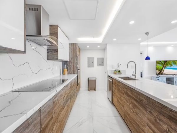 Sophisticated Two Bedroom Apartment with Panoramic Bay View in Miami