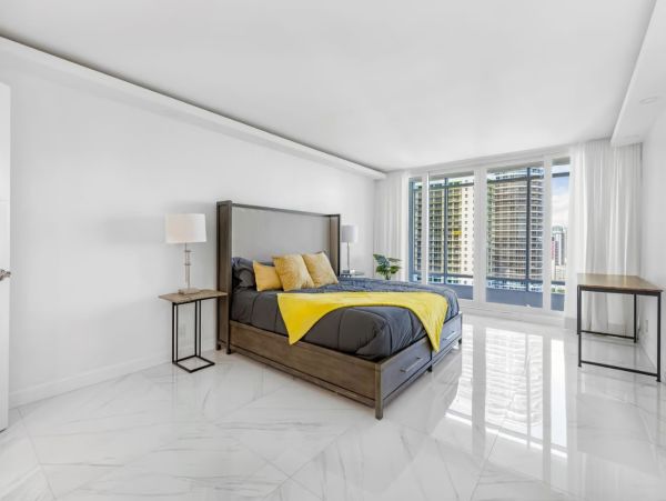 Sophisticated Two Bedroom Apartment with Panoramic Bay View in Miami