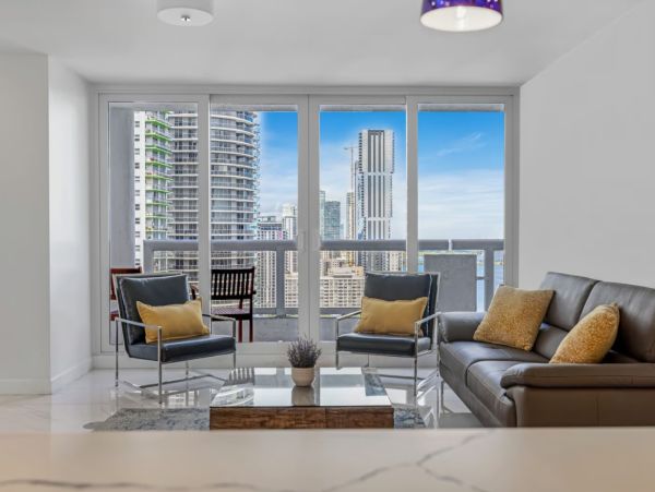 Sophisticated Two Bedroom Apartment with Panoramic Bay View in Miami