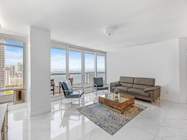Sophisticated Two Bedroom Apartment with Panoramic Bay View in Miami