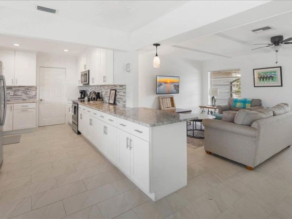 Lovely Golf Course View Three Bedroom Vacation Rental in Marco Island