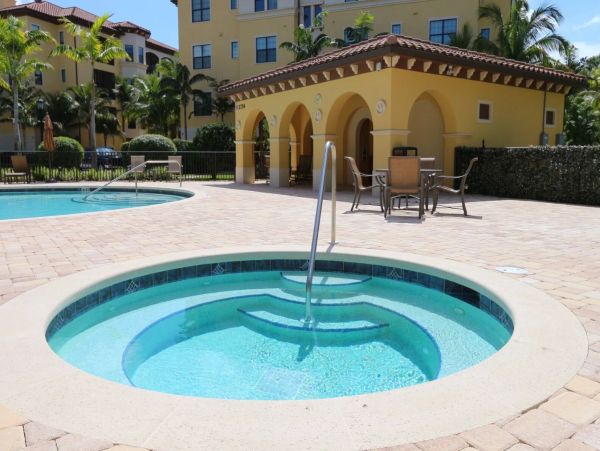 Naples Elegant Three Bedroom Rental Condo