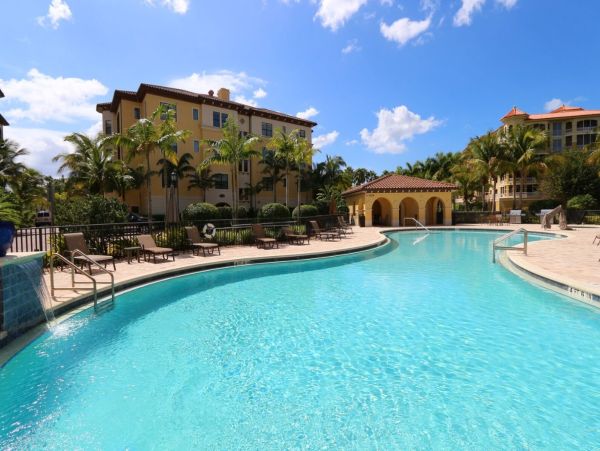 Naples Elegant Three Bedroom Rental Condo