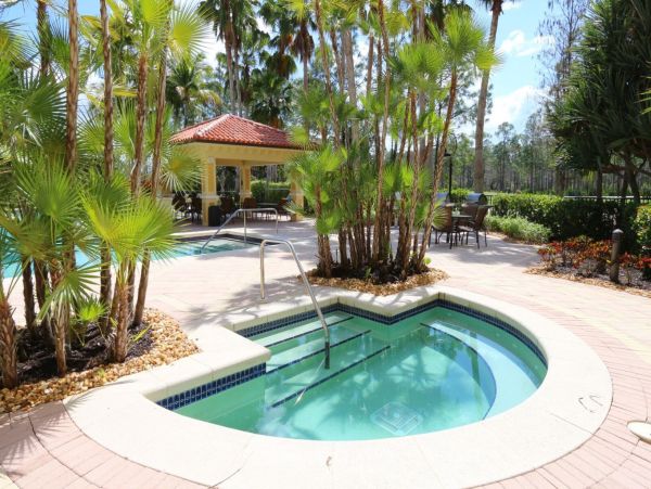 Naples Elegant Three Bedroom Rental Condo