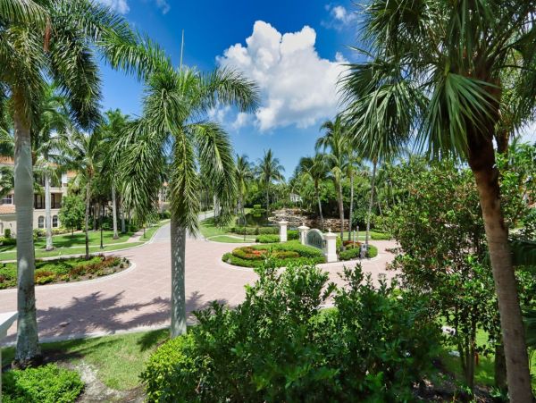 Naples Elegant Three Bedroom Rental Condo