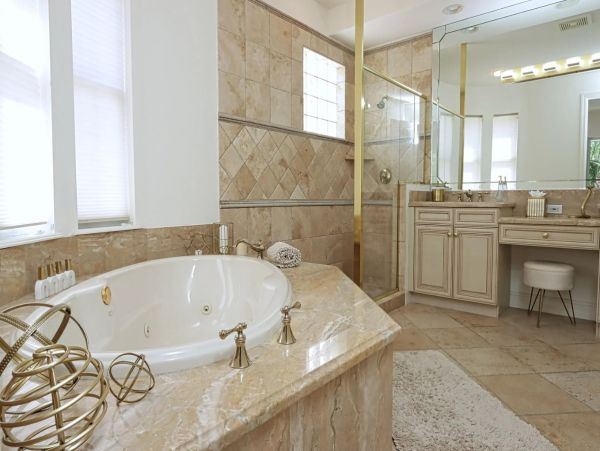 Naples Elegant Three Bedroom Rental Condo