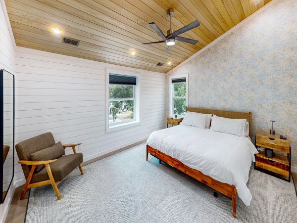 Six Bedroom Near Beach Home in Isle of Plams