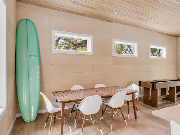 Six Bedroom Near Beach Home in Isle of Plams