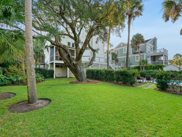 Gorgeous Five Bedroom Vacation Home in Isle of Palms