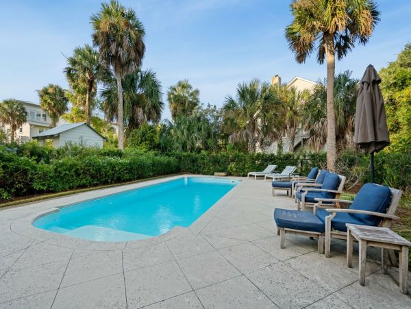 Gorgeous Five Bedroom Vacation Home in Isle of Palms