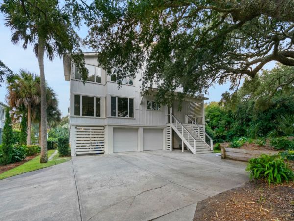 Gorgeous Five Bedroom Vacation Home in Isle of Palms