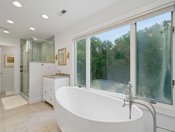 Gorgeous Five Bedroom Vacation Home in Isle of Palms