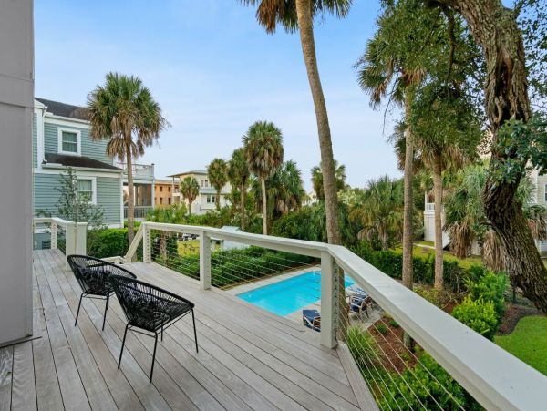 Gorgeous Five Bedroom Vacation Home in Isle of Palms